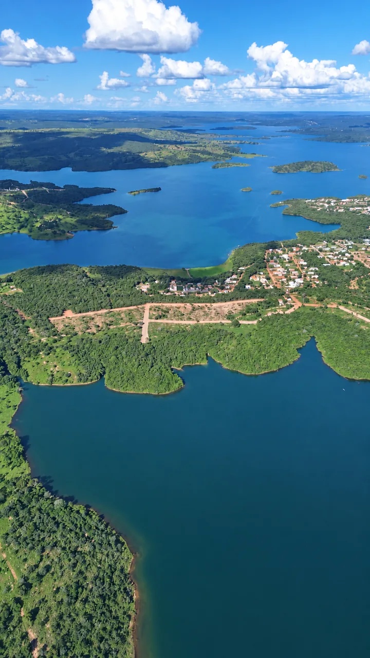 Condomínio Ilha do Sol e entorno do Lago Corumbá — vista aérea 2